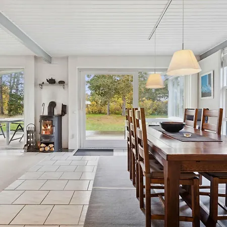 Well-designed House In Scenic Surroundings Сasa de vacaciones Martofte