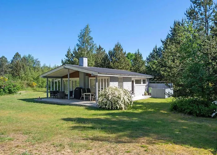 Well-designed House In Scenic Surroundings Сasa de vacaciones *